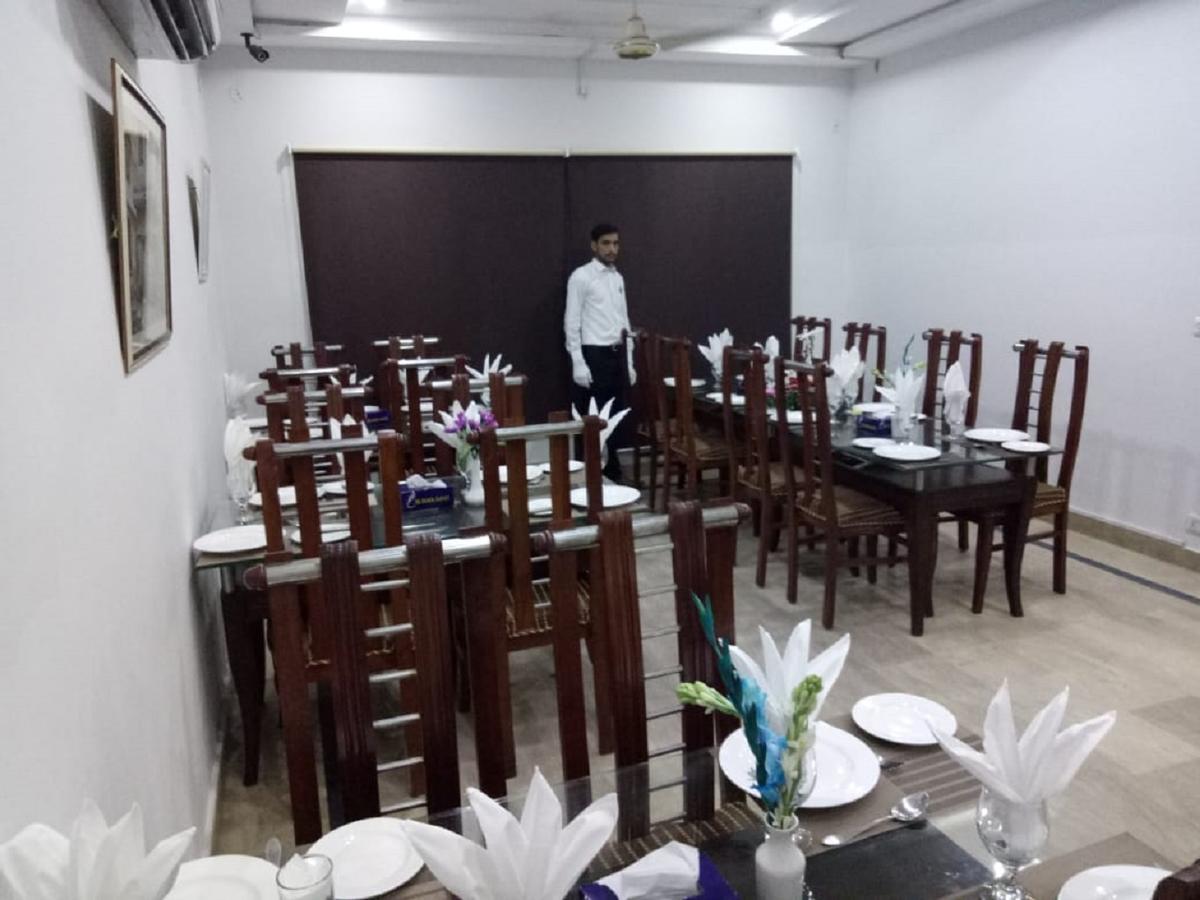 Al-Fateh Hotel ラホール エクステリア 写真
