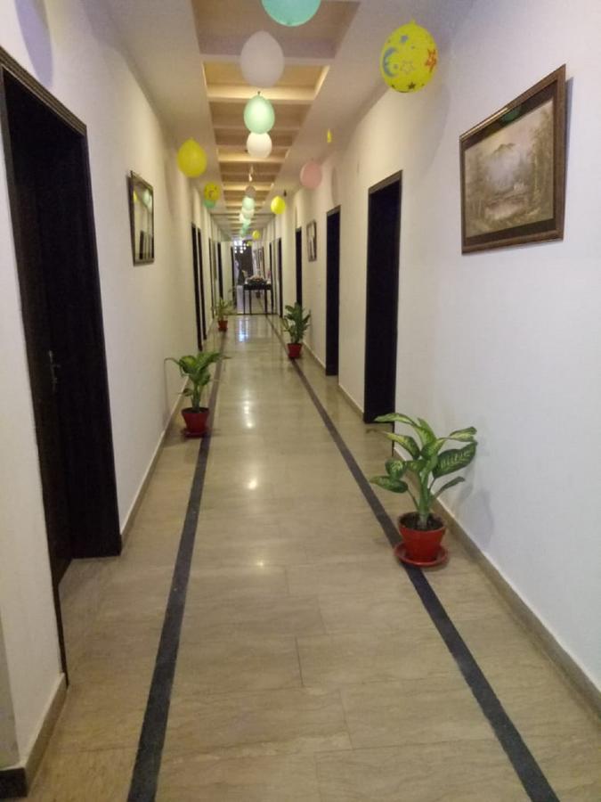 Al-Fateh Hotel ラホール エクステリア 写真