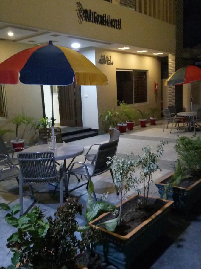 Al-Fateh Hotel ラホール エクステリア 写真