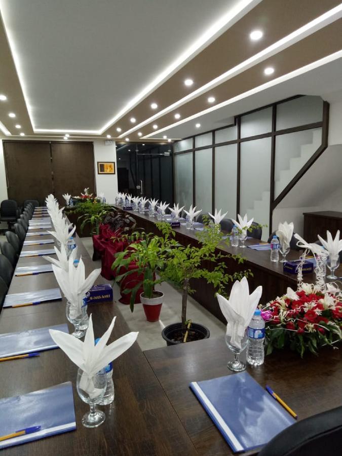 Al-Fateh Hotel ラホール エクステリア 写真