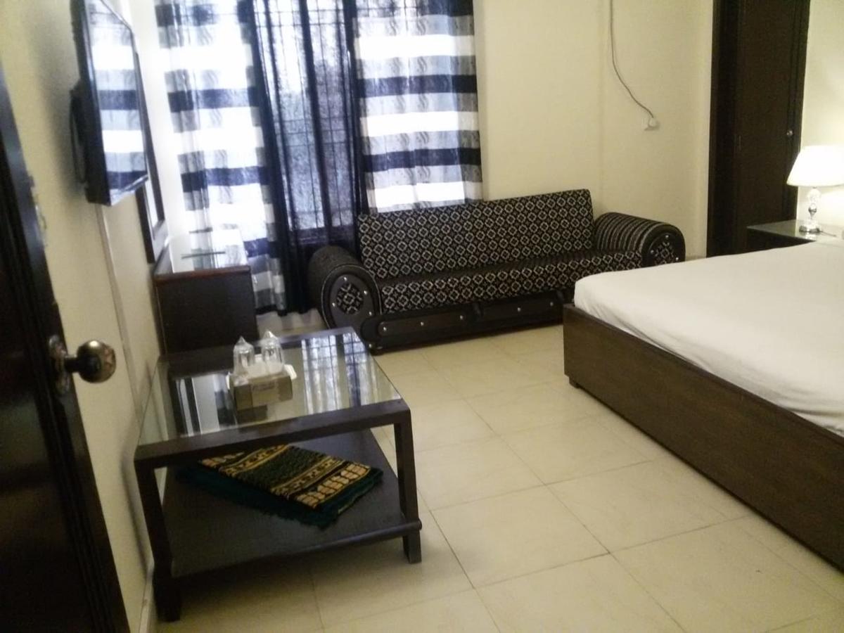 Al-Fateh Hotel ラホール エクステリア 写真