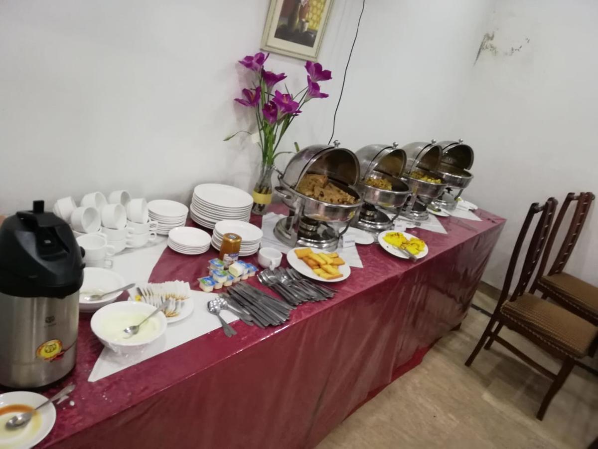 Al-Fateh Hotel ラホール エクステリア 写真