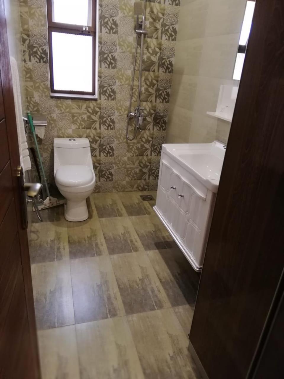 Al-Fateh Hotel ラホール エクステリア 写真